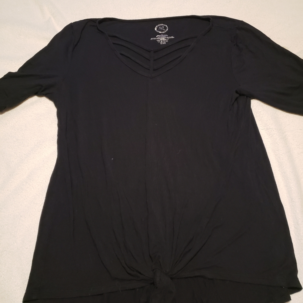 24/7 tee with strappy neckline details